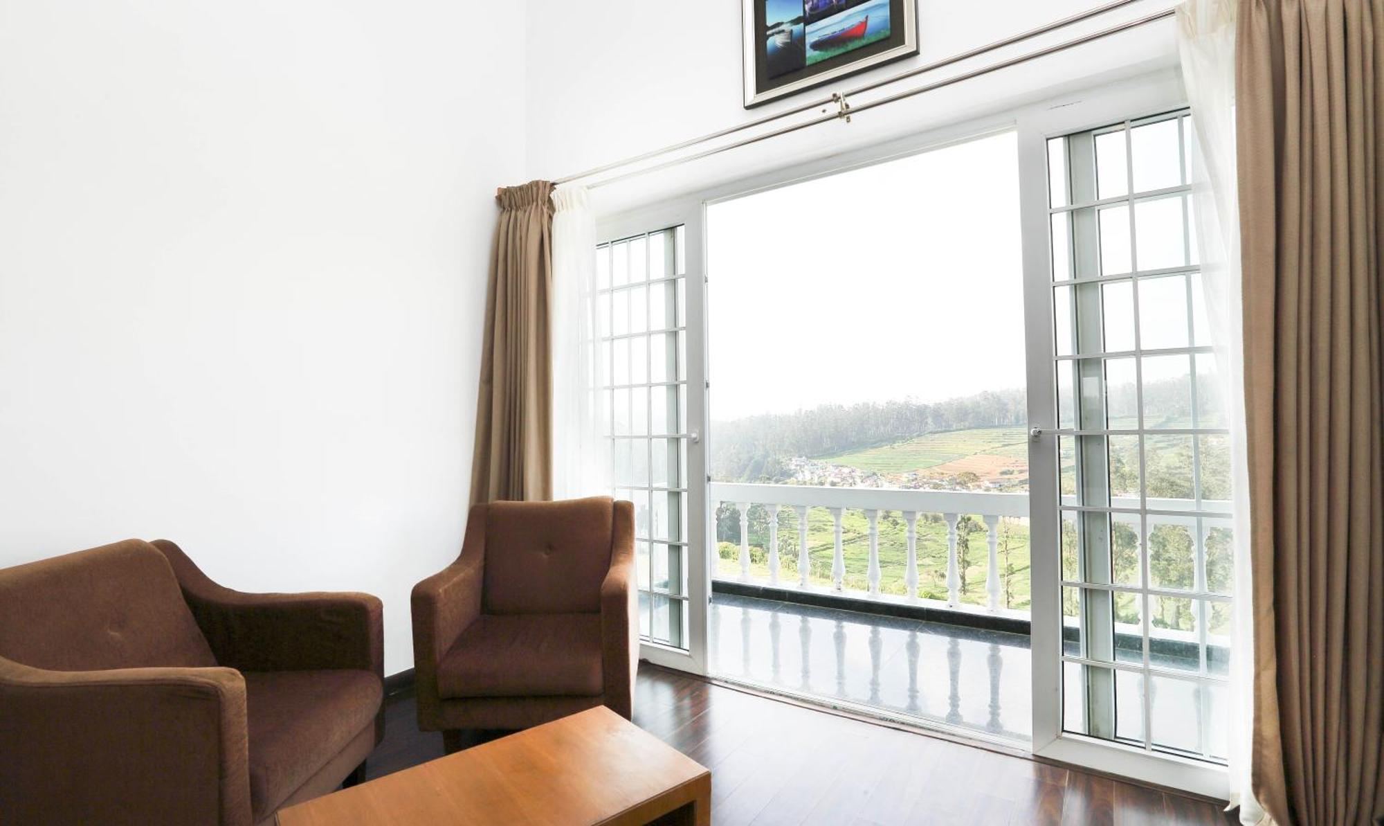 אוטי Treebo Skydale Inn & Suites With Mountain View מראה חיצוני תמונה