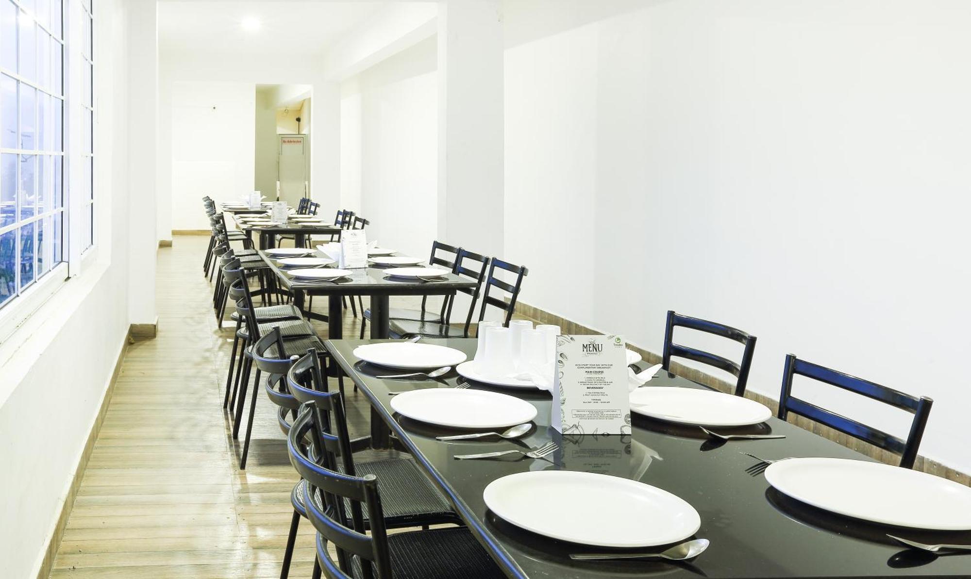 אוטי Treebo Skydale Inn & Suites With Mountain View מראה חיצוני תמונה