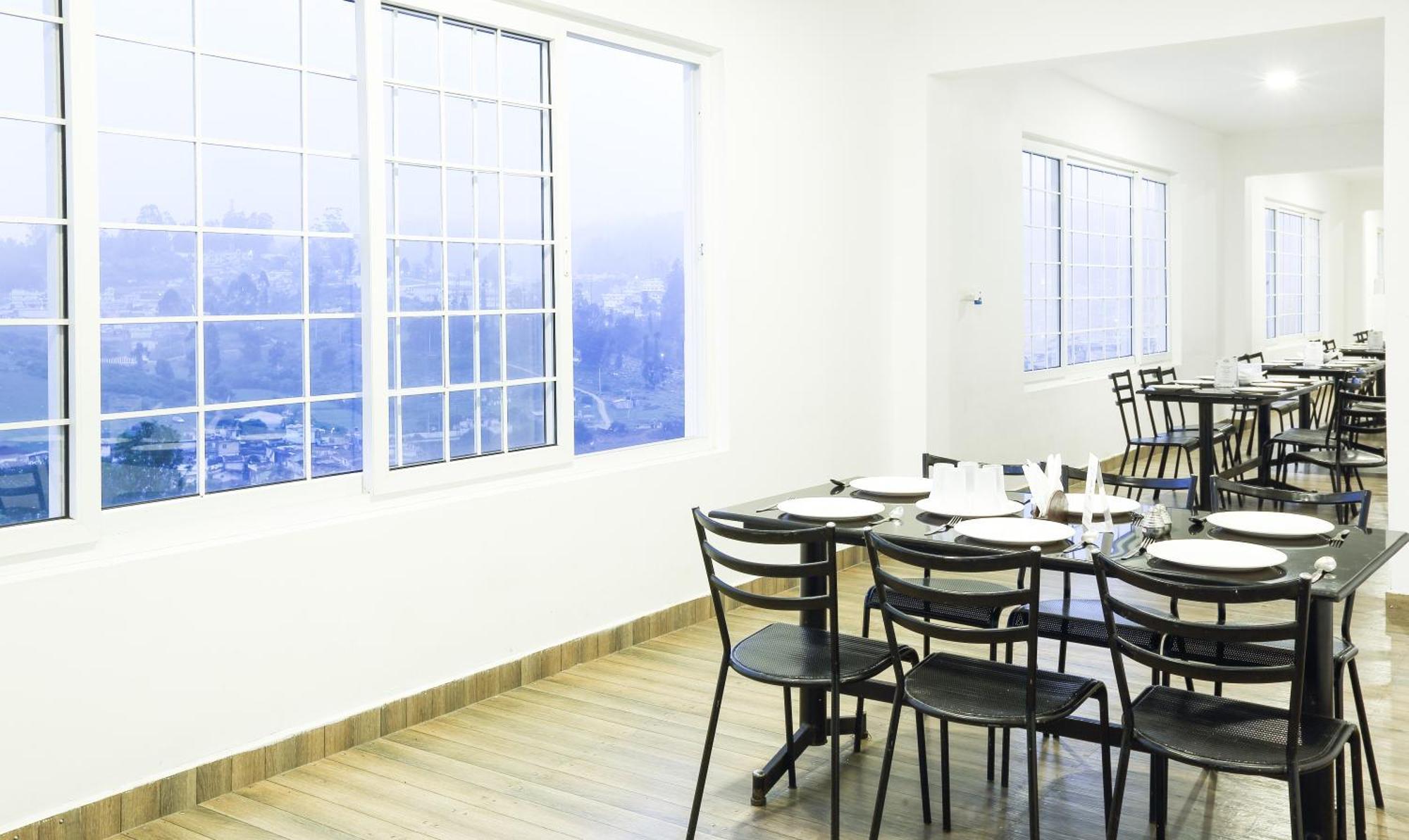 אוטי Treebo Skydale Inn & Suites With Mountain View מראה חיצוני תמונה