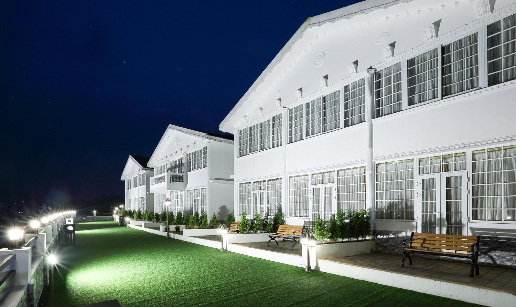 אוטי Treebo Skydale Inn & Suites With Mountain View מראה חיצוני תמונה