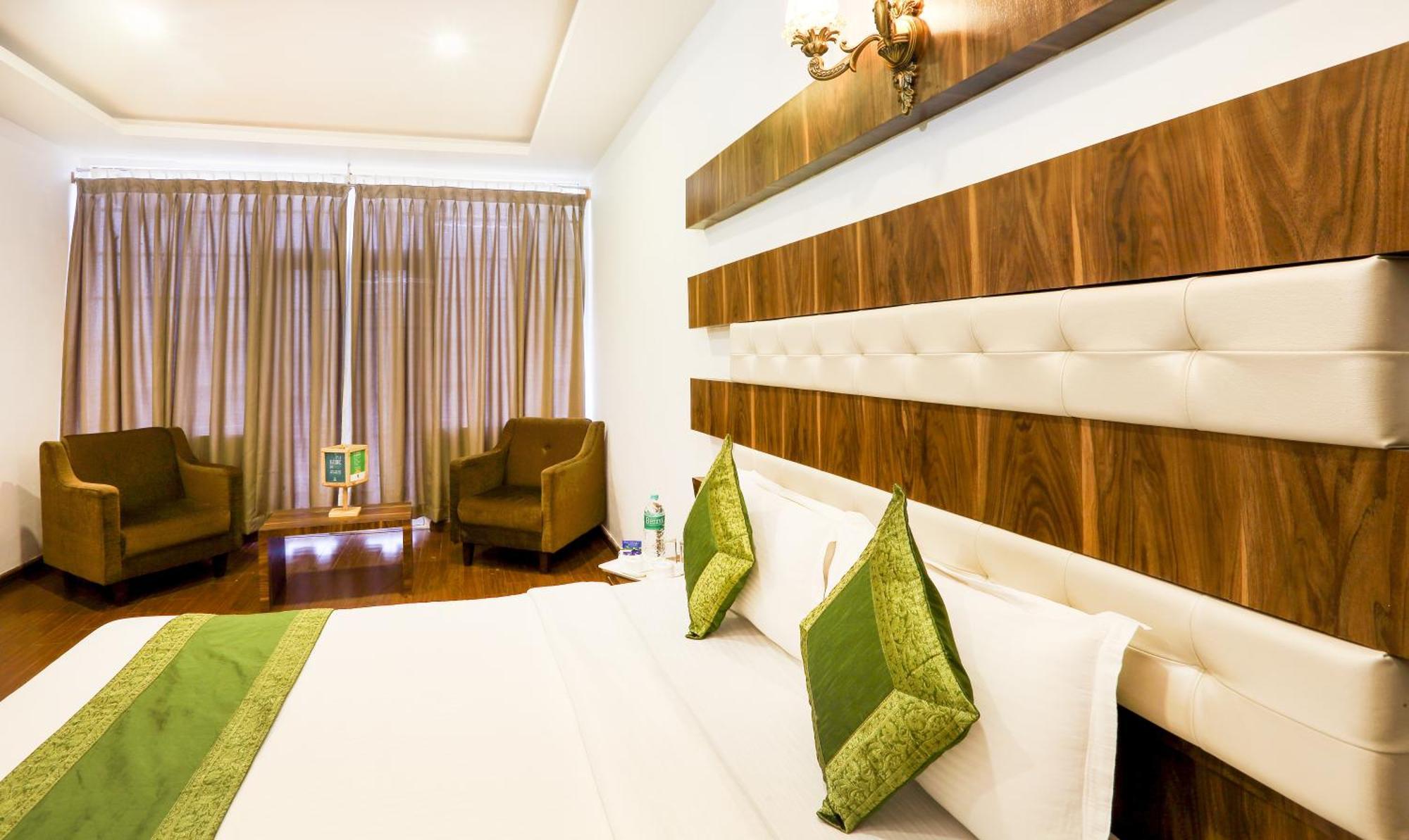 אוטי Treebo Skydale Inn & Suites With Mountain View מראה חיצוני תמונה