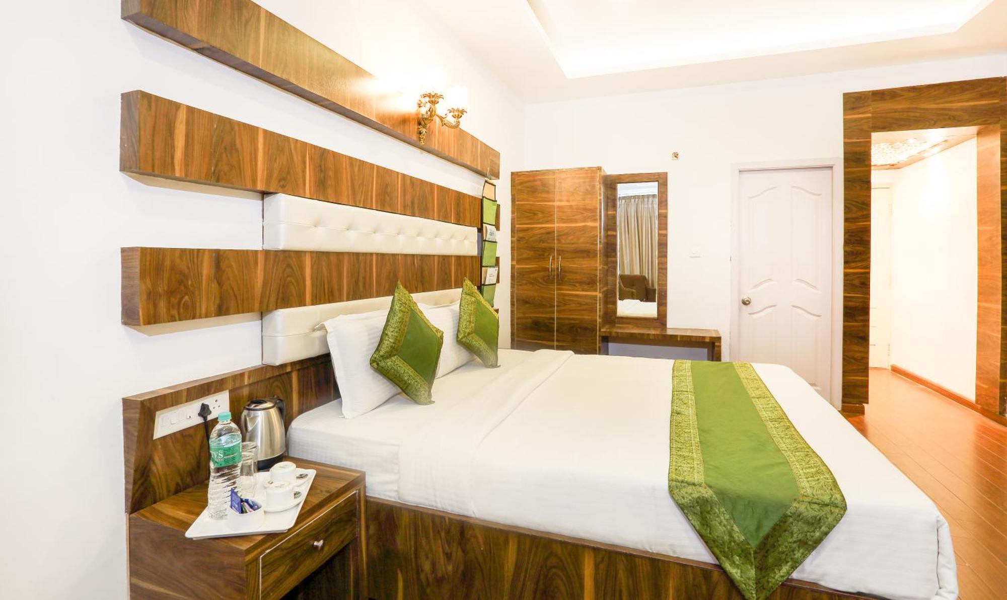אוטי Treebo Skydale Inn & Suites With Mountain View מראה חיצוני תמונה
