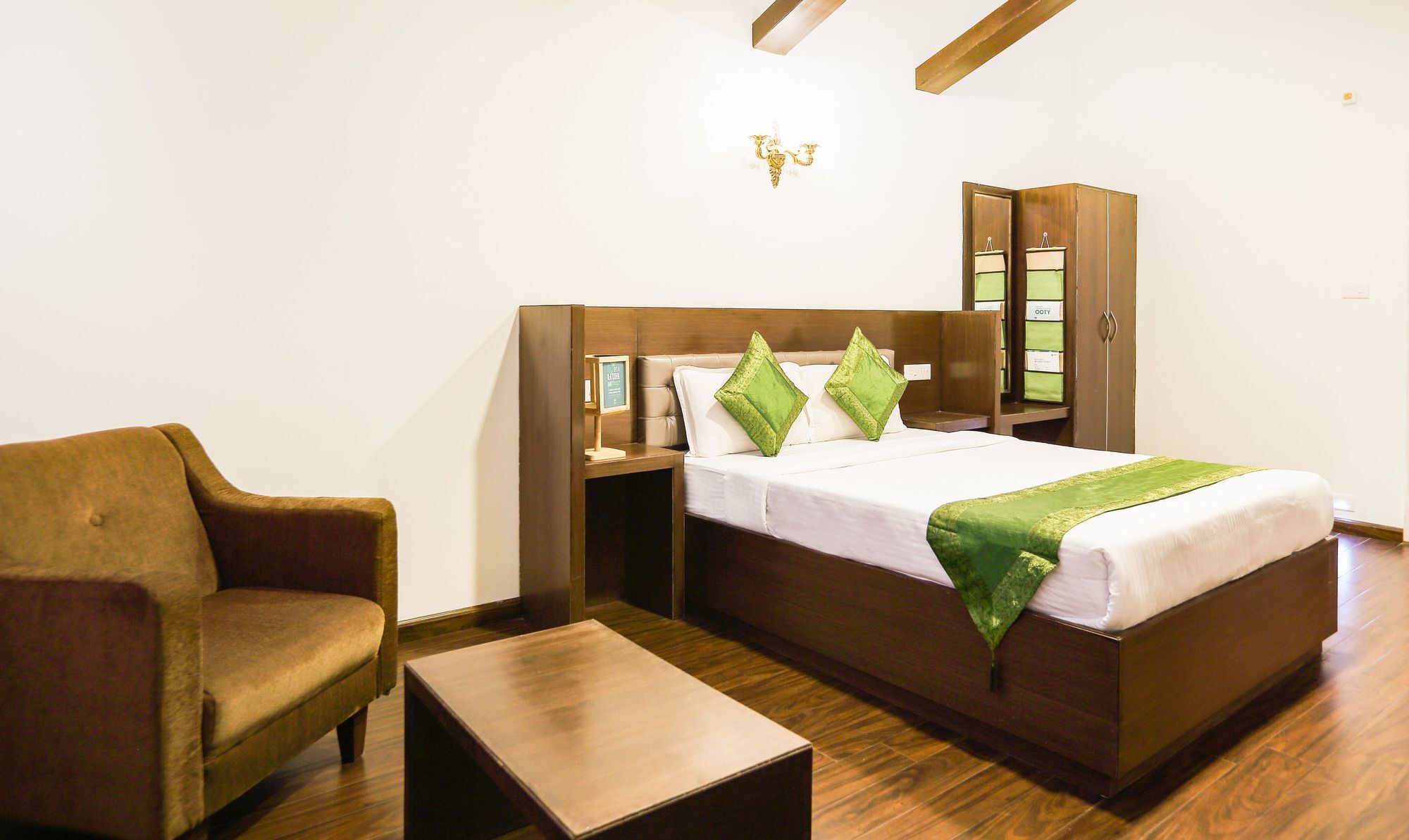 אוטי Treebo Skydale Inn & Suites With Mountain View מראה חיצוני תמונה
