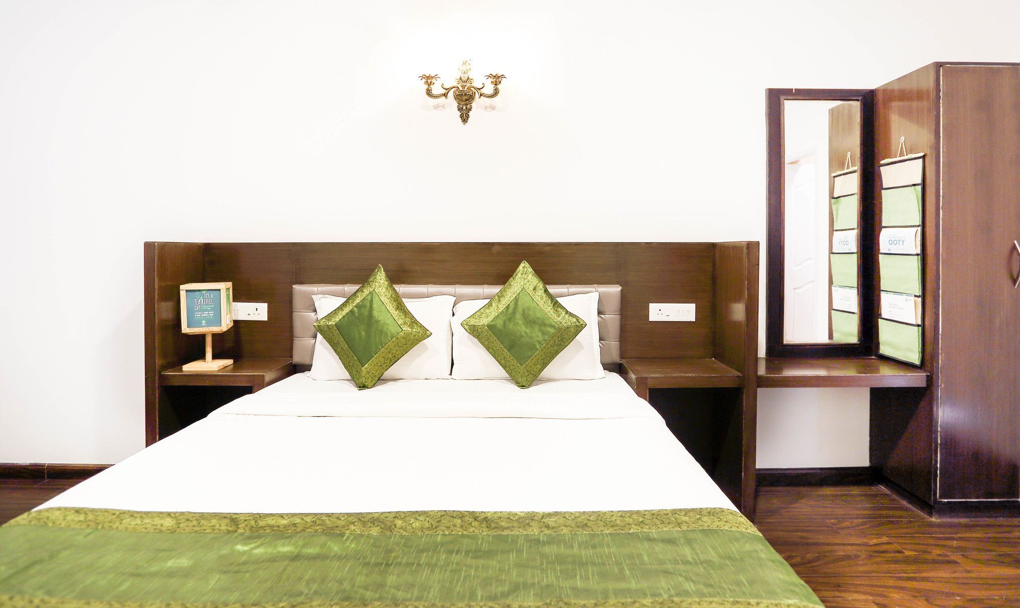 אוטי Treebo Skydale Inn & Suites With Mountain View מראה חיצוני תמונה